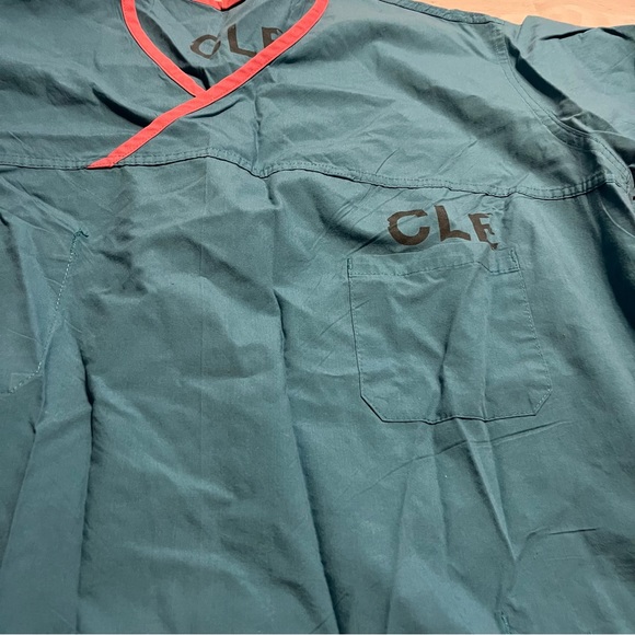 3 Pack Bundle of Green V Neck Scrub Top with Pockets, Size XL - Picture 2 of 12